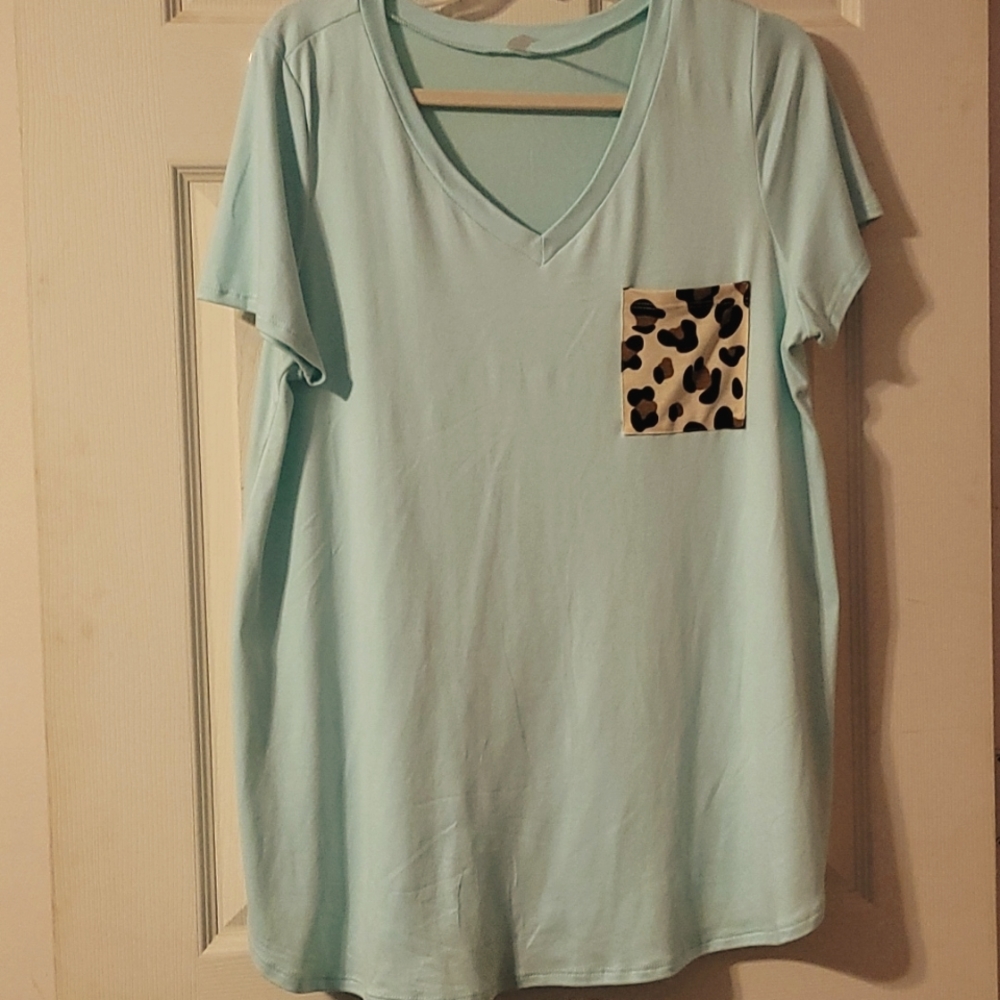 Honeymoon vneck